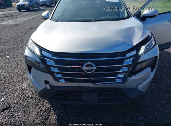 JN8BT3BA1RW004418 2024 NISSAN ROGUE Silver Front view