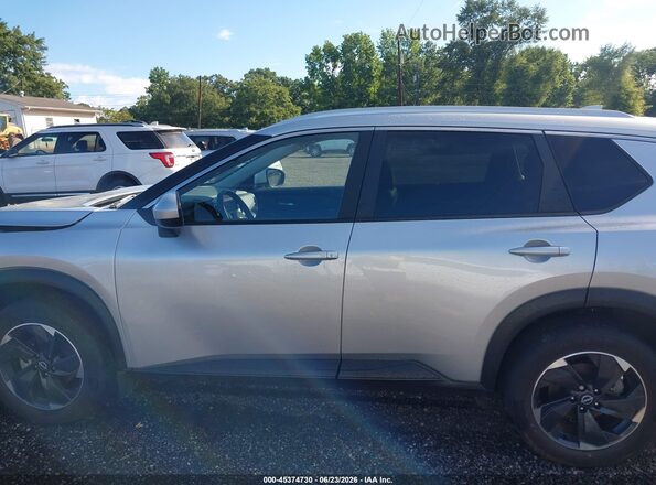 JN8BT3BA1RW004418 2024 NISSAN ROGUE Silver 360 interior view