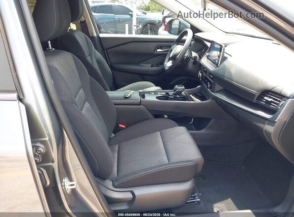 JN8BT3BA1RW005570 2024 NISSAN ROGUE Gray Front interior view