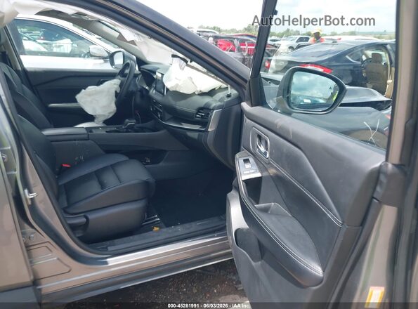 JN8BT3BA1RW353255 2024 NISSAN ROGUE Gray Front interior view