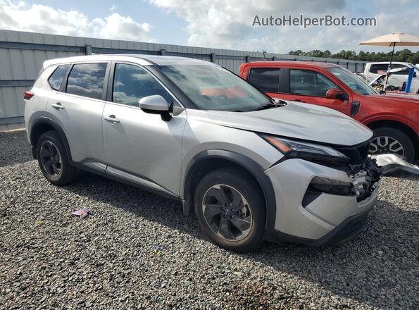 JN8BT3BA2RW002452 2024 NISSAN ROGUE Silver Առջևի աջ