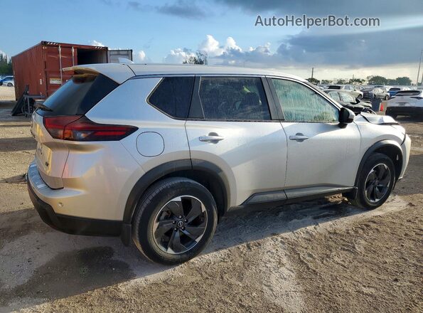JN8BT3BA4RW352407 2024 NISSAN ROGUE Silver Հետևի աջ
