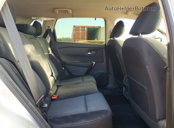 JN8BT3BA4RW352407 2024 NISSAN ROGUE Silver Սալոնի հետևի տեսք