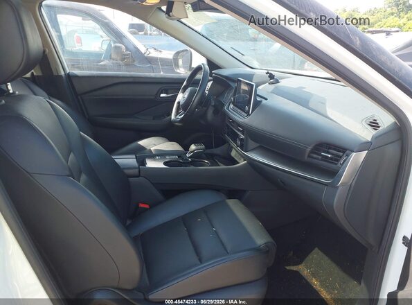 JN8BT3BA5RW350794 2024 NISSAN ROGUE White Вид салону спереду
