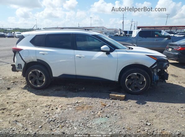JN8BT3BA5RW350794 2024 NISSAN ROGUE White Вид задньої частини салону