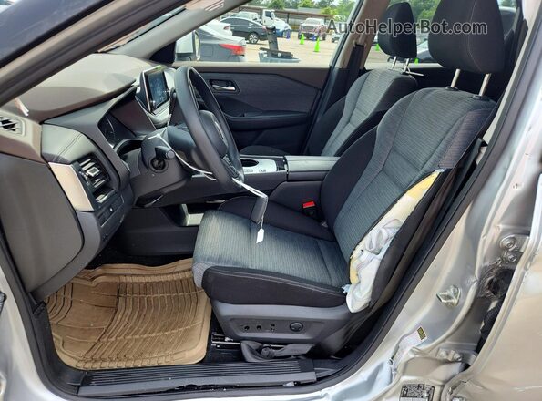 JN8BT3BA7PW408420 2023 NISSAN ROGUE Silver წინა სალონის ხედი