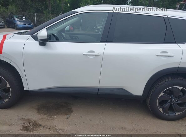 JN8BT3BA7SW001769 2025 NISSAN ROGUE White 360 interior view