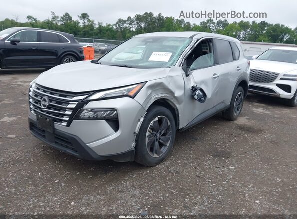 JN8BT3BA8SW008052 2025 NISSAN ROGUE Silver Vista tres cuartos delantera izquierda