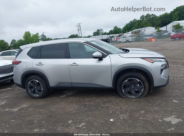 JN8BT3BA8SW008052 2025 NISSAN ROGUE Silver Vista interior trasera