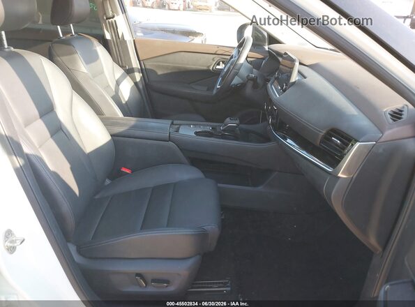 JN8BT3CA9PW417876 2023 NISSAN ROGUE Белый Вид салона спереди