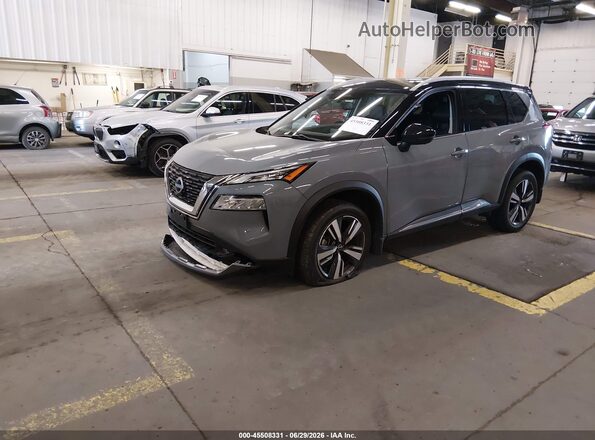 JN8BT3CB3NW332943 2022 NISSAN ROGUE Серый Передняя левая четверть