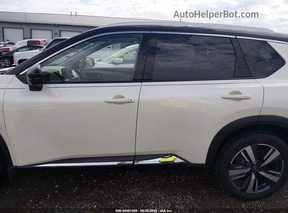 JN8BT3CB4NW334555 2022 NISSAN ROGUE White 