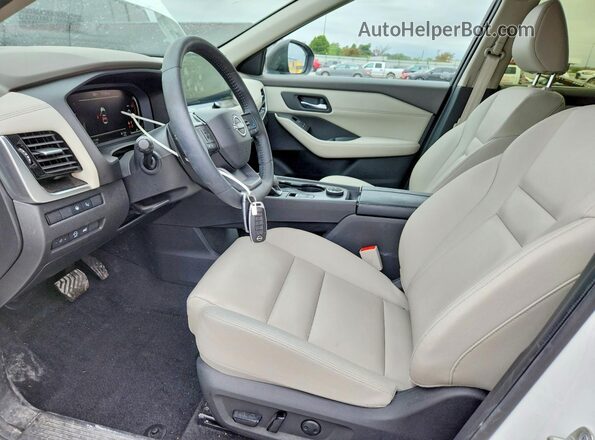 JN8BT3CB6SW432272 2025 NISSAN ROGUE Белый Вид салона спереди