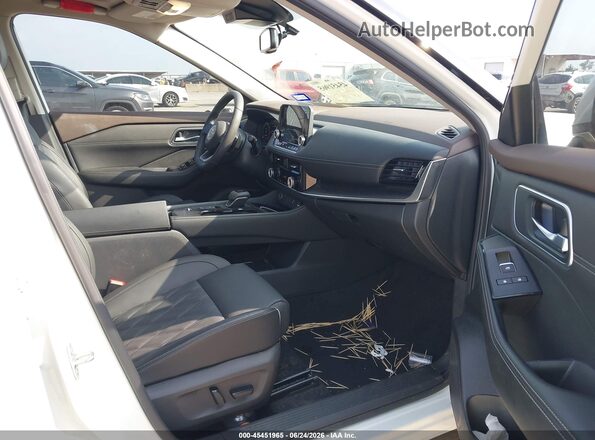 JN8BT3DCXPW105999 2023 NISSAN ROGUE White Вид салону спереду