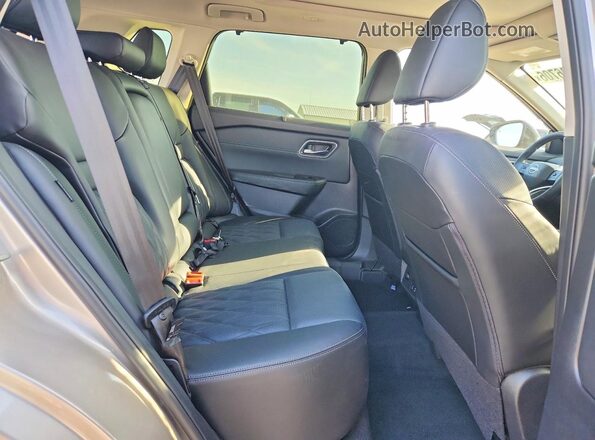 JN8BT3DD1TW295033 2026 NISSAN ROGUE Gold Вид задньої частини салону