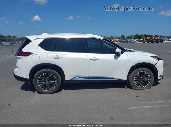 JN8BT3DD3TW472360 2026 NISSAN ROGUE White Սալոնի հետևի տեսք