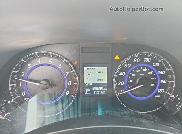 JN8CS1MU8HM143779 2017 INFINITI QX70 Gray Vista de los asientos traseros