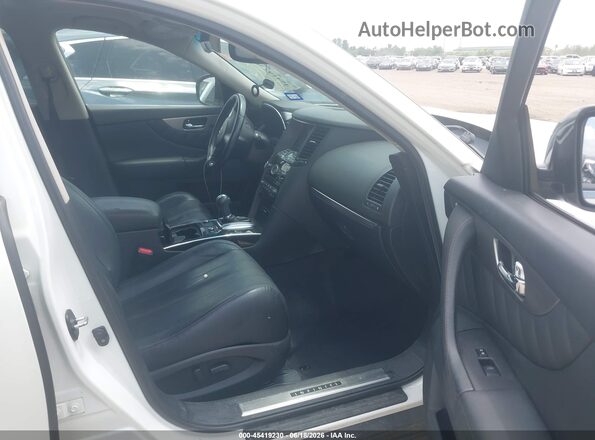JN8CS1MW8HM416155 2017 INFINITI QX70 White Front interior view