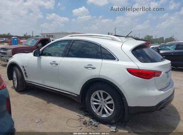JN8CS1MW8HM416155 2017 INFINITI QX70 White Rear interior view