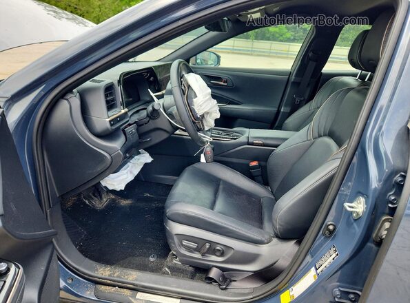 JTDAAAAF0S3033785 2025 TOYOTA CROWN Blue Front interior view