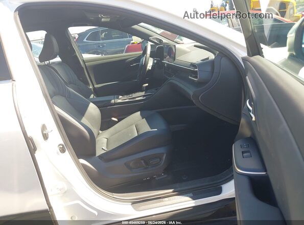JTDAAAAF3P3012260 2023 TOYOTA CROWN White Front interior view