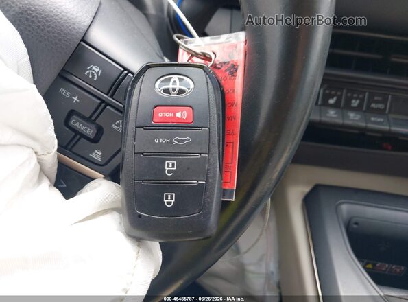 JTDAAAAF4P3001090 2023 TOYOTA CROWN Red Widok deski rozdzielczej