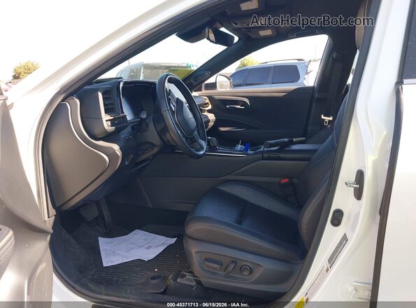 JTDAAAAF8P3003943 2023 TOYOTA CROWN White Widok wnętrza z przodu