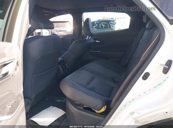 JTDAAAAF8P3003943 2023 TOYOTA CROWN White Widok naklejki z numerem VIN
