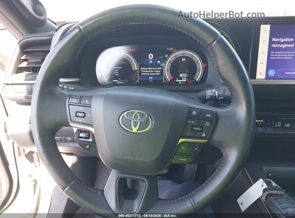 JTDAAAAF8P3003943 2023 TOYOTA CROWN White 