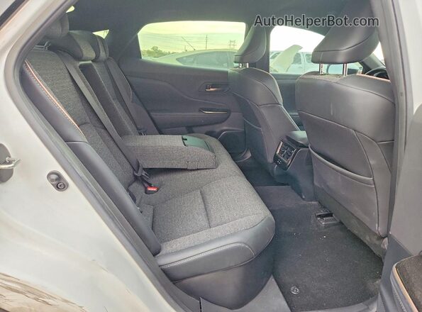 JTDAAAAFXR3025168 2024 TOYOTA CROWN White Vista de los asientos traseros