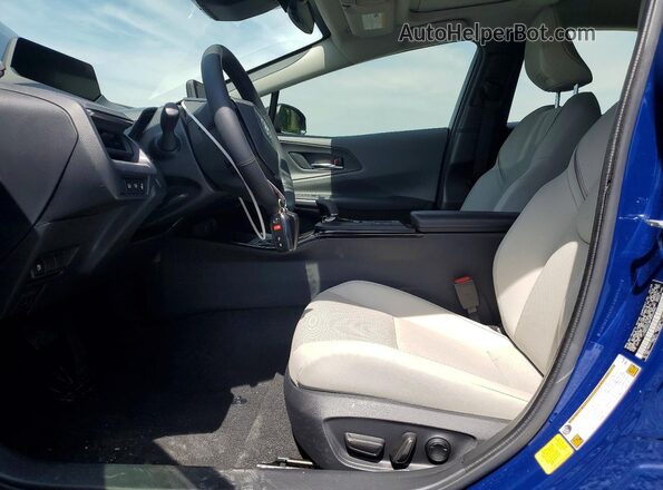 JTDACAAU2P3002246 2023 TOYOTA PRIUS Blue Front interior view