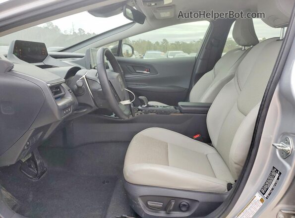 JTDACAAU2P3013604 2023 TOYOTA PRIUS Silver წინა სალონის ხედი