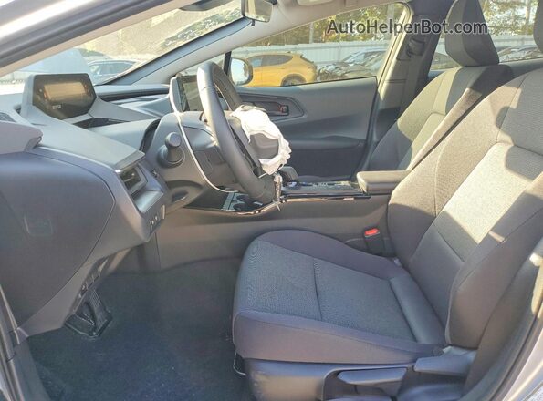 JTDACAAU2T3077362 2026 TOYOTA PRIUS Silver Вид салону спереду