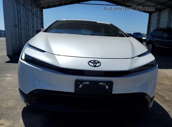 JTDACAAU3T3070632 2026 TOYOTA PRIUS White Вид спереду