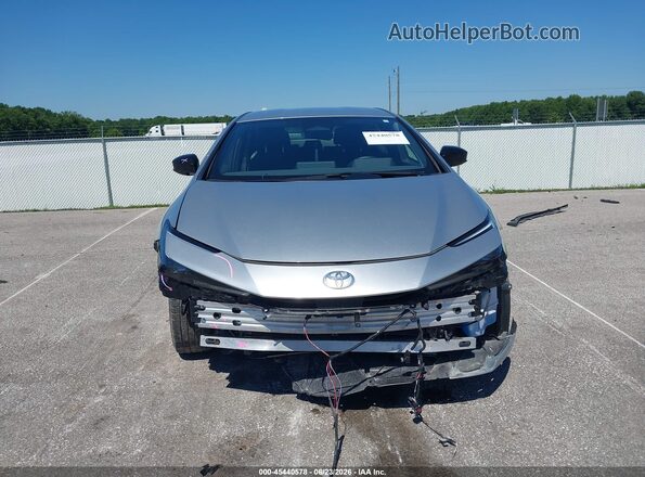 JTDACAAU4R3022663 2024 TOYOTA PRIUS Silver Widok wnętrza z tyłu