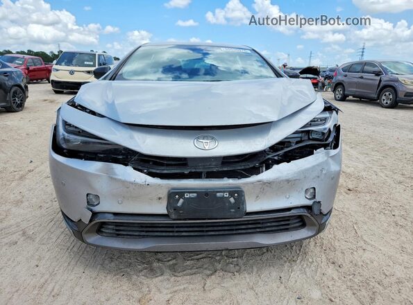 JTDACAAU4R3038295 2024 TOYOTA PRIUS Silver Front view