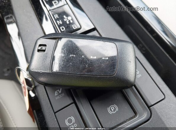 JTDACAAU6P3005683 2023 TOYOTA PRIUS Белый Вид панели приборов