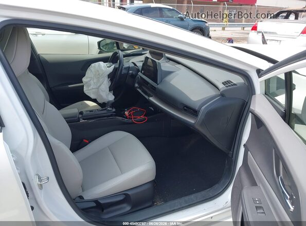 JTDACAAU6P3005683 2023 TOYOTA PRIUS Белый Вид салона спереди