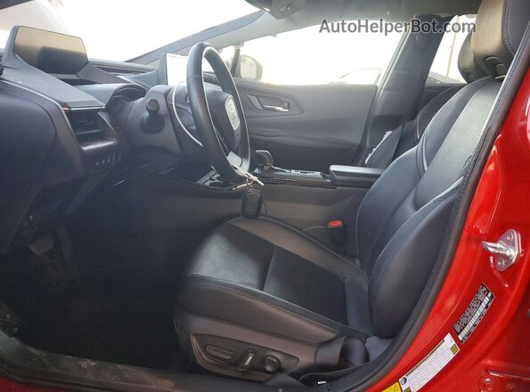 JTDACAAU6R3032675 2024 TOYOTA PRIUS Красный Вид салона спереди