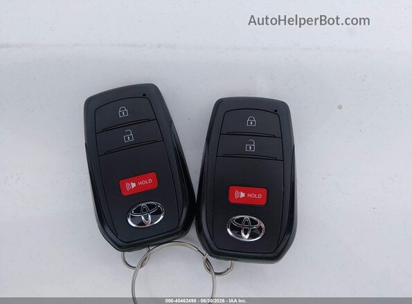 JTDACAAU6T3079115 2026 TOYOTA PRIUS Silver წინა პანელის ხედი