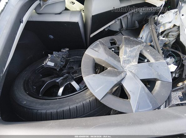 JTDACAAU9R3036655 2024 TOYOTA PRIUS Light Blue Առջևի վահանակի տեսք