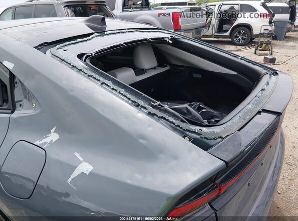 JTDACAAUXS3064356 2025 TOYOTA PRIUS Gray Вид спереду