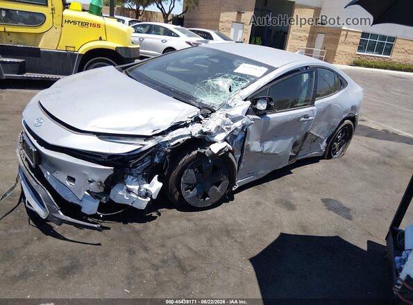 JTDACACU0R3039604 2024 TOYOTA PRIUS PRIME Silver Widok z przodu