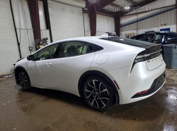 JTDACACU2R3036154 2024 TOYOTA PRIUS White 