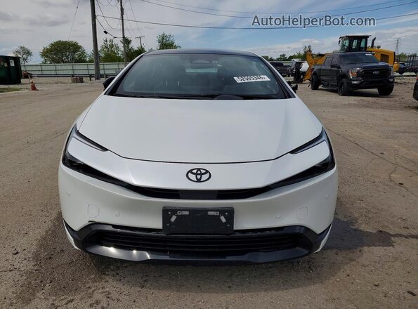 JTDACACU3T3055495 2026 TOYOTA PRIUS White Դիմացի տեսք