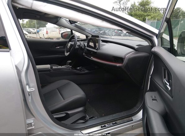 JTDACACU4R3022692 2024 TOYOTA PRIUS PRIME Silver Widok wnętrza z przodu