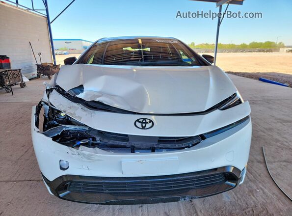 JTDACACU8T3071045 2026 TOYOTA PRIUS Белый Вид спереди