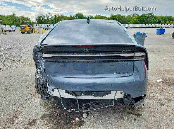 JTDACACUXR3037861 2024 TOYOTA PRIUS Gray Вид ззаду