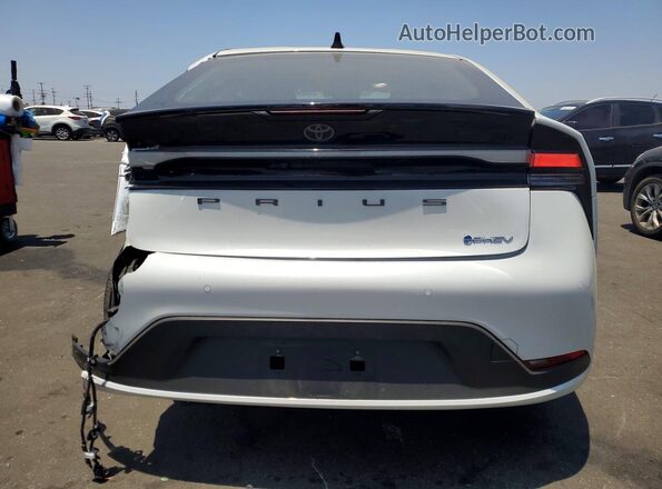 JTDACACUXT3072584 2026 TOYOTA PRIUS White Հետևի տեսք