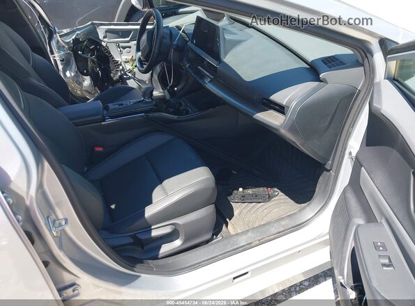 JTDADABU0R3014989 2024 TOYOTA PRIUS Silver წინა სალონის ხედი
